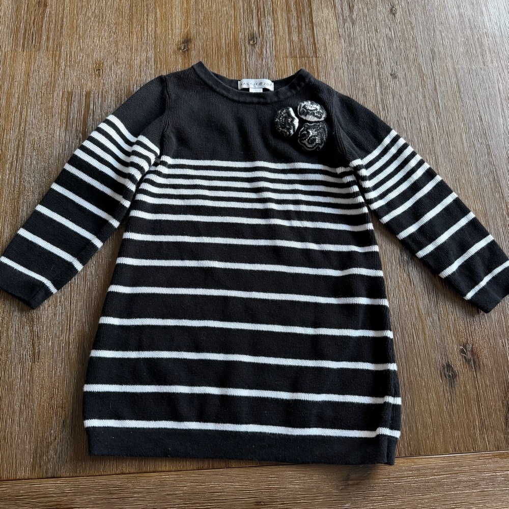 3/27$ Maggie & Zoe Todder Black White Striped Sweater Dress with flower size 3T